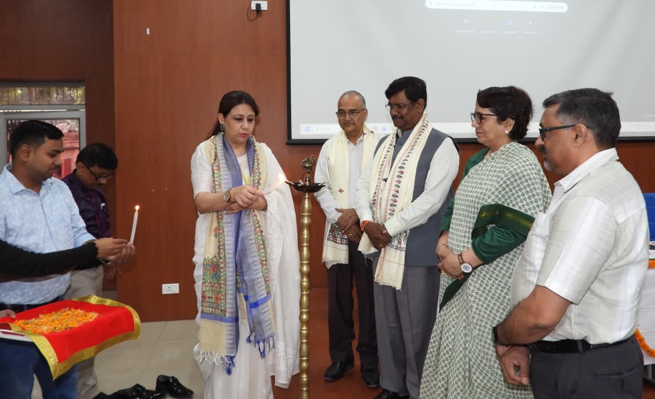 टेक्नोलॉजी और नेचर-बेस्ड समाधानों से शहरों में जैव विविधता बढ़ाने पर एक दिवसीय विचार-मंथन सत्र”