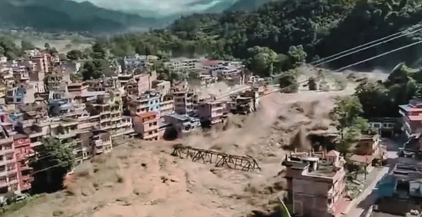 नेपाल त्रासदी : प्रकृति के आगे इंसान बेबस !